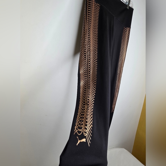 Puma Size M Black and Graphic CooperColor-Dry CellTechnology Women's Leggings - Picture 4 of 10